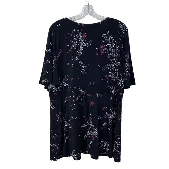 Women's TORRID SZ 2 Short Sleeve Top Blouse Black Floral Print Stretchy - Picture 6 of 8